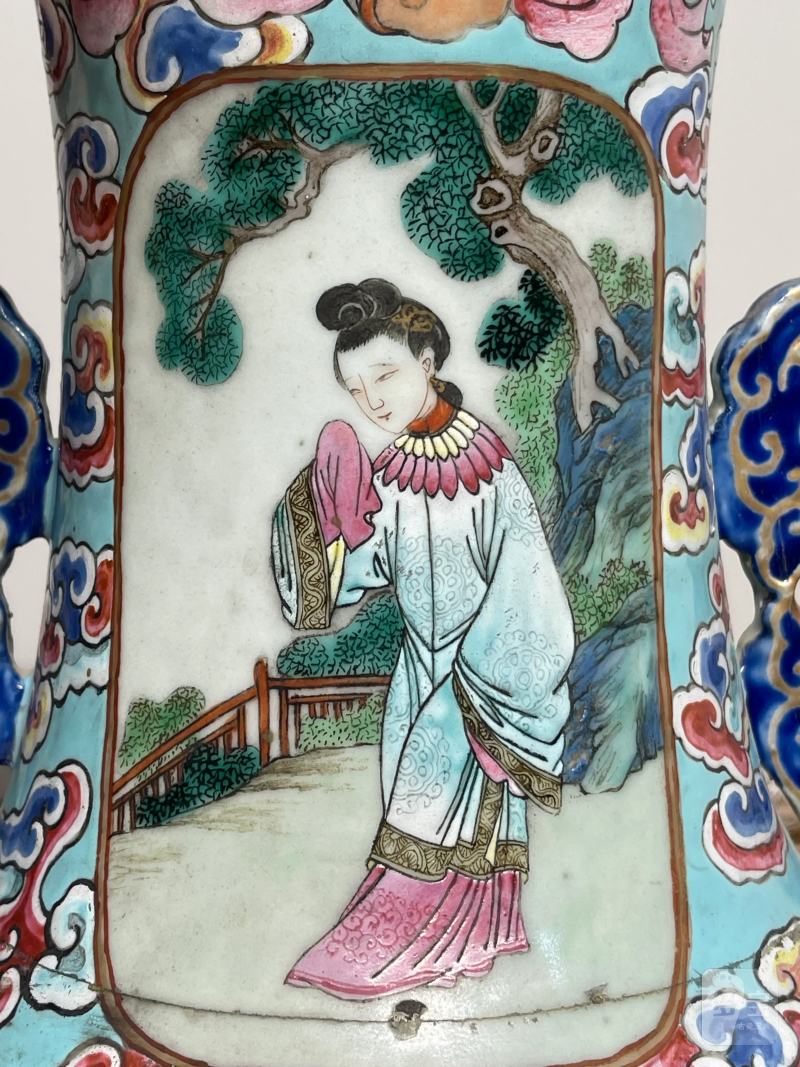 清乾隆 粉彩仕女纹大瓶一对 - 图6
